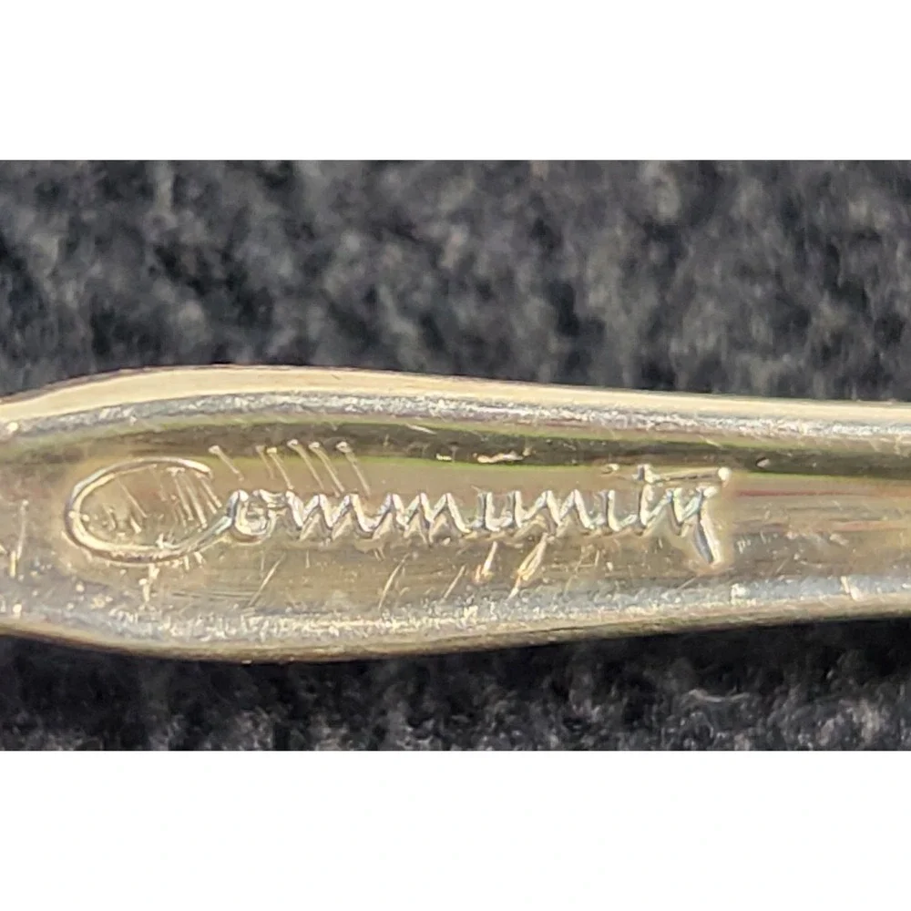 Vintage Community Silver Artistry Scalloped Sugar Spoon Silverplated